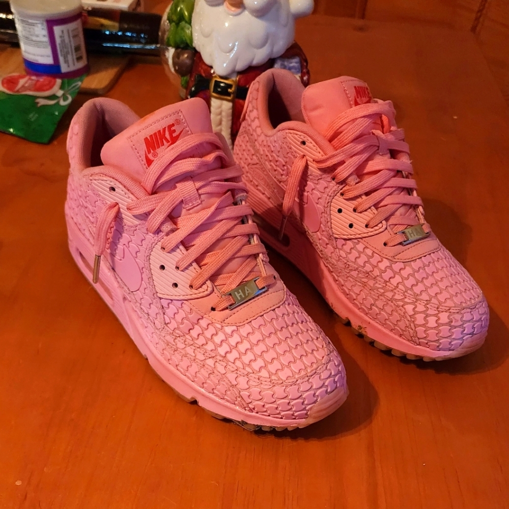 Nike Shanghai strawberry air max (limied region release)
